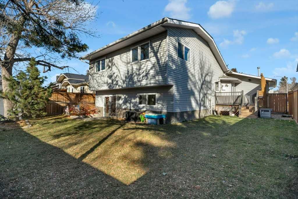 164 Mckerrell Crescent SE, Calgary — photo 5 of 41