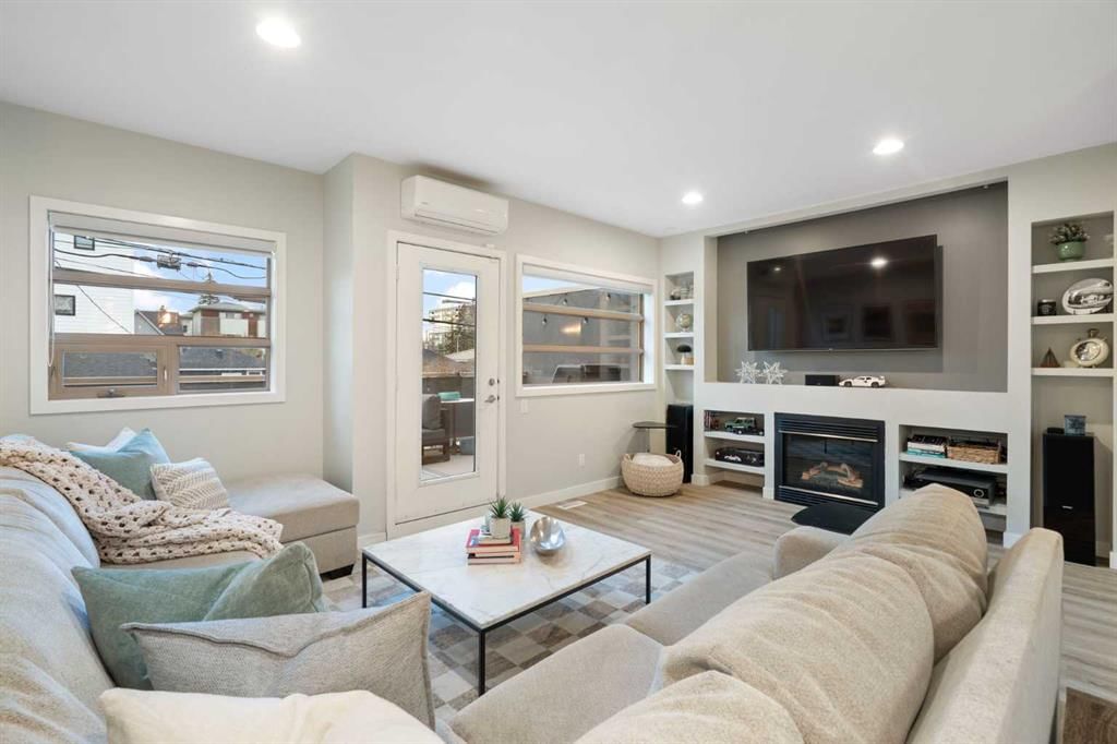 2, 1929 26A Street SW, Calgary — main listing photo