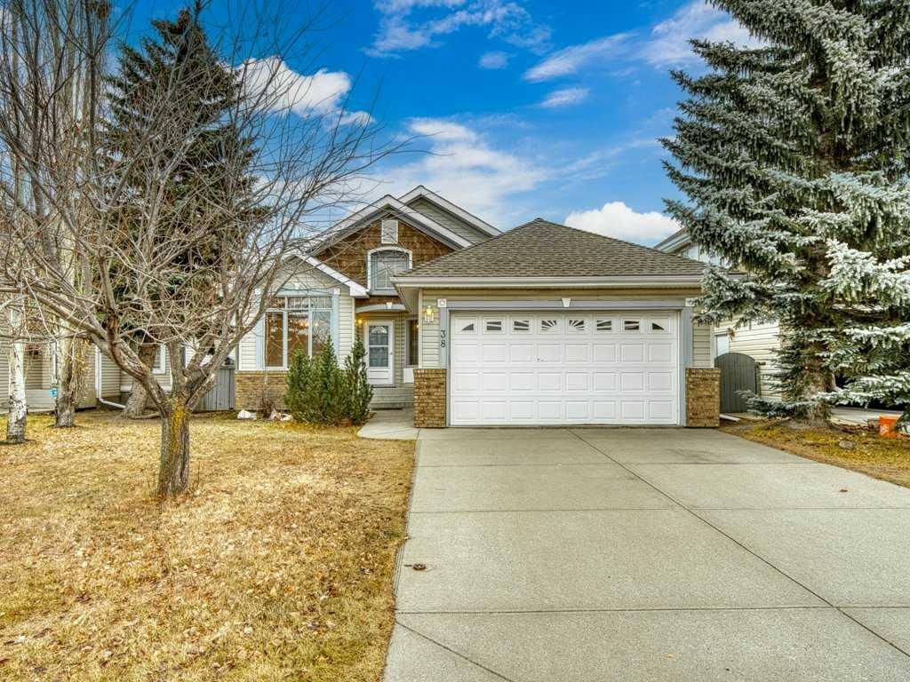 38 Tuscany Hills Road NW, Calgary — main listing photo