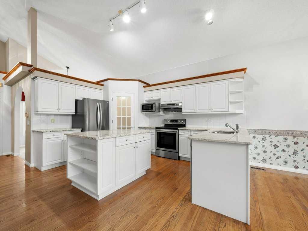 38 Tuscany Hills Road NW, Calgary — photo 3 of 41