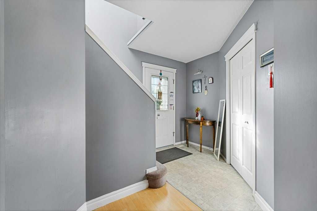 149 Martinvalley Crescent NE, Calgary — photo 4 of 42