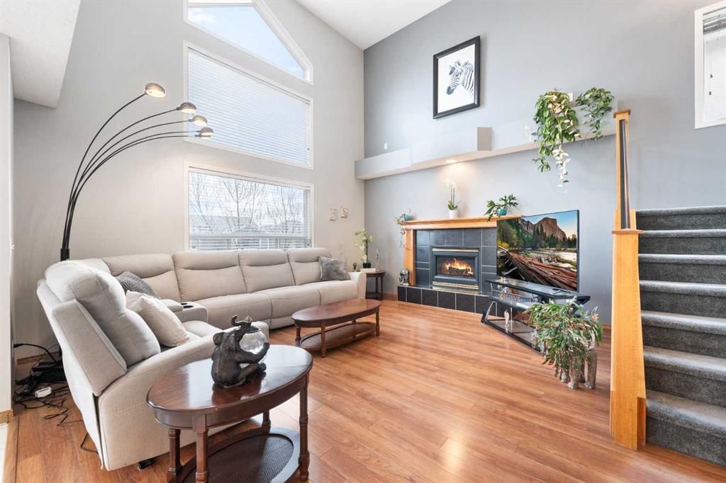 42 Harvest Grove Close NE, Calgary — photo 3 of 25