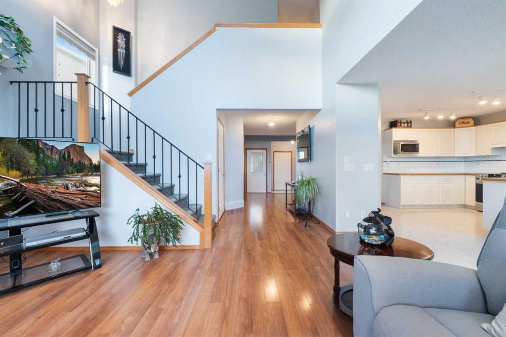 42 Harvest Grove Close NE, Calgary — photo 4 of 25