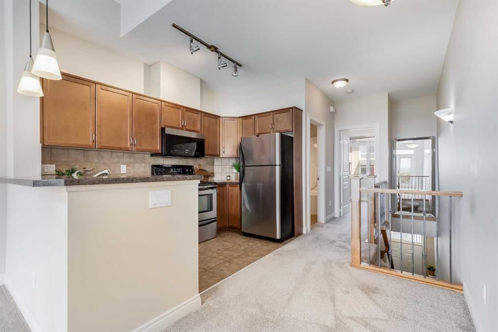 16, 181 Rockyledge View NW, Calgary — photo 5 of 38