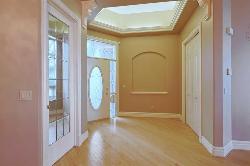 4536 Hamptons Way NW, Calgary — photo 5 of 38