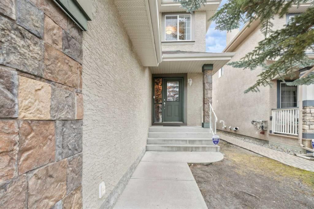 146 Everwillow Close SW, Calgary — photo 3 of 48