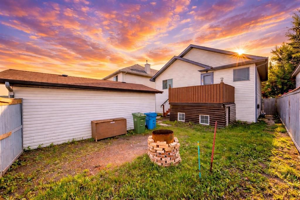 128 ERIN MEADOW Way SE, Calgary — photo 2 of 43