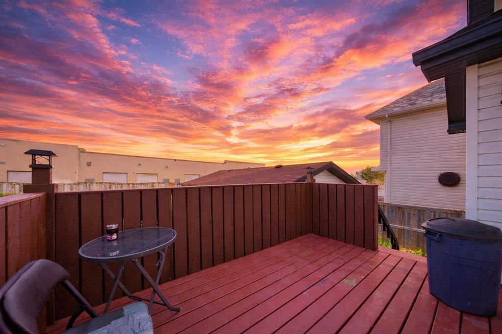 128 ERIN MEADOW Way SE, Calgary — photo 4 of 43