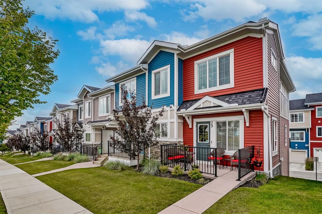 29 Nolancrest Gate NW, Calgary — photo 3 of 40