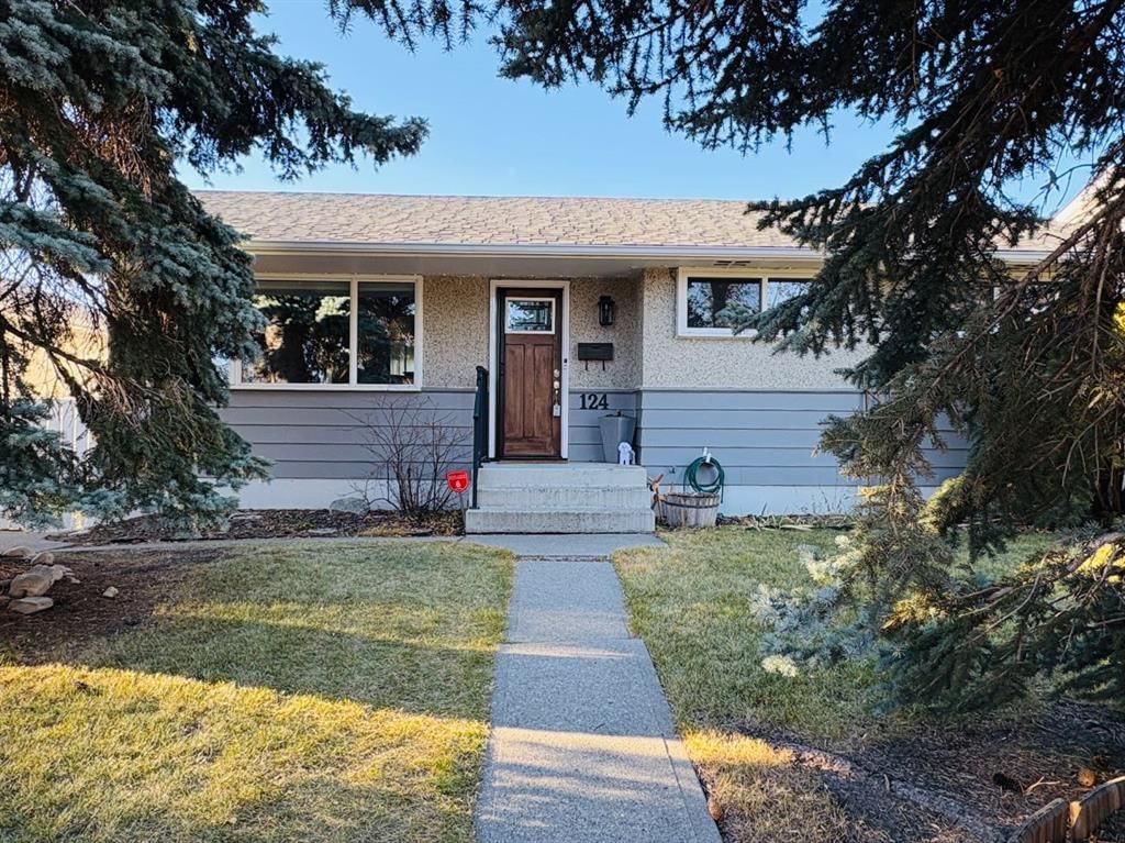 124 Glenpatrick Drive SW, Calgary — main listing photo