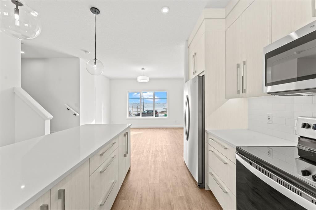 99 Raven Point SE, Calgary — photo 3 of 12