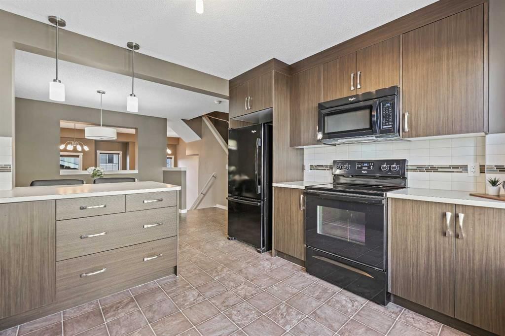 313 Auburn Bay Circle SE, Calgary — photo 4 of 36