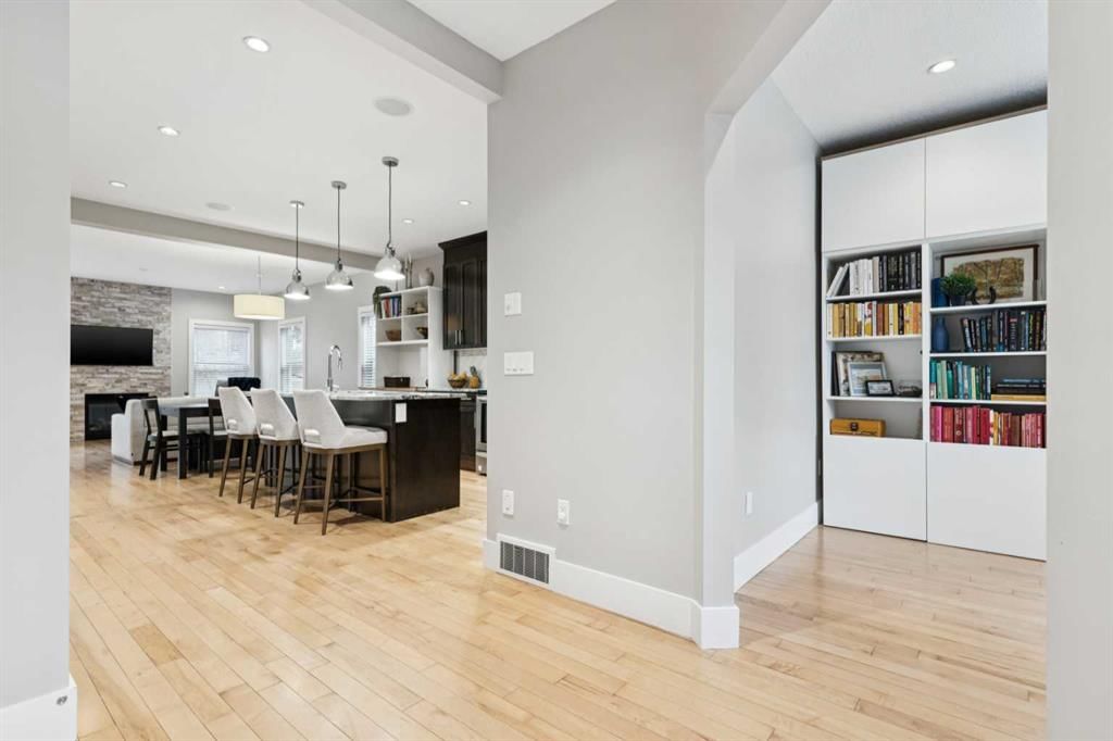 4509 19 Avenue NW, Calgary — main listing photo