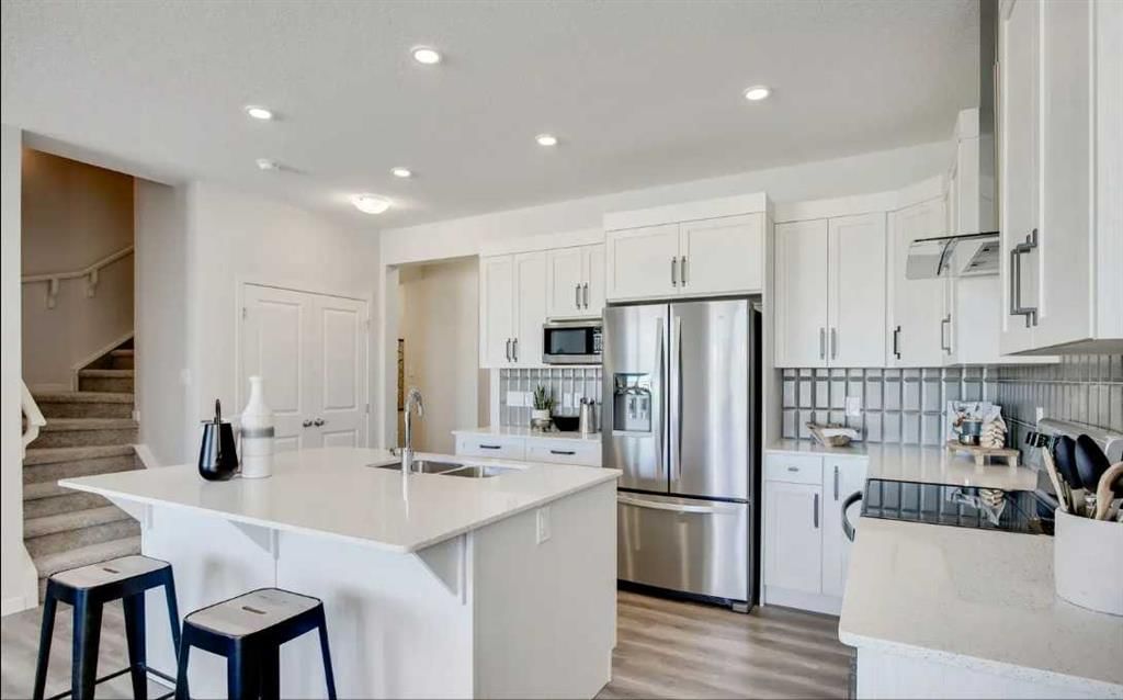 89 Creekstone Grove SW, Calgary — photo 3 of 9