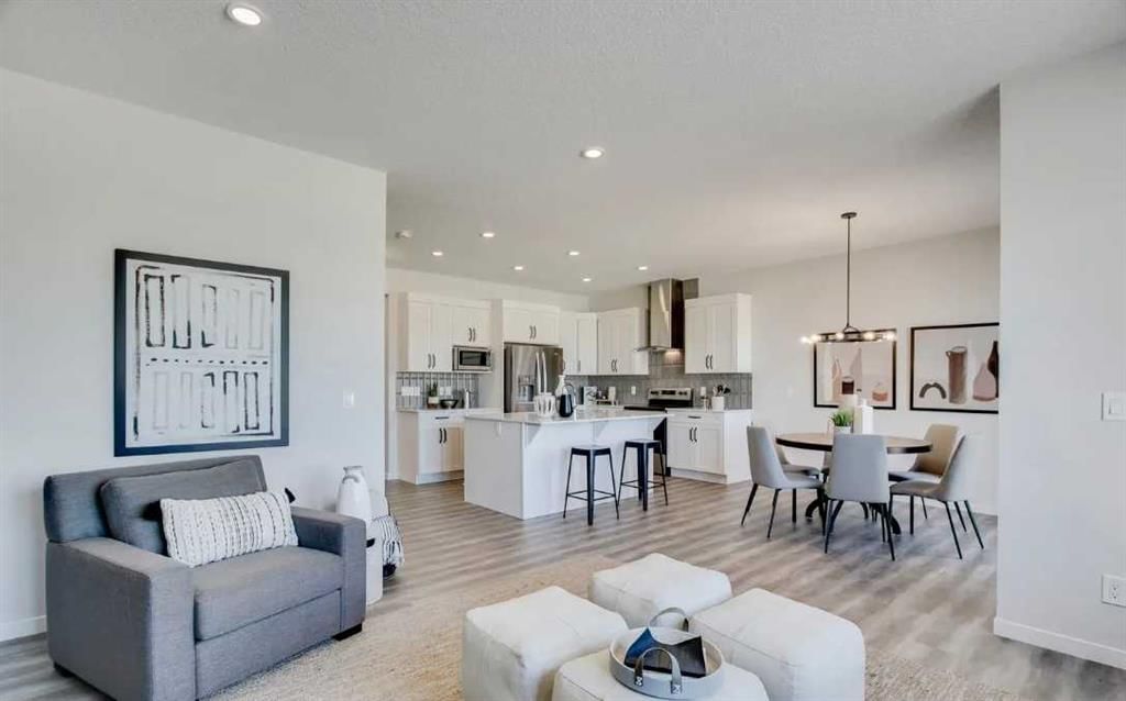 89 Creekstone Grove SW, Calgary — photo 4 of 9