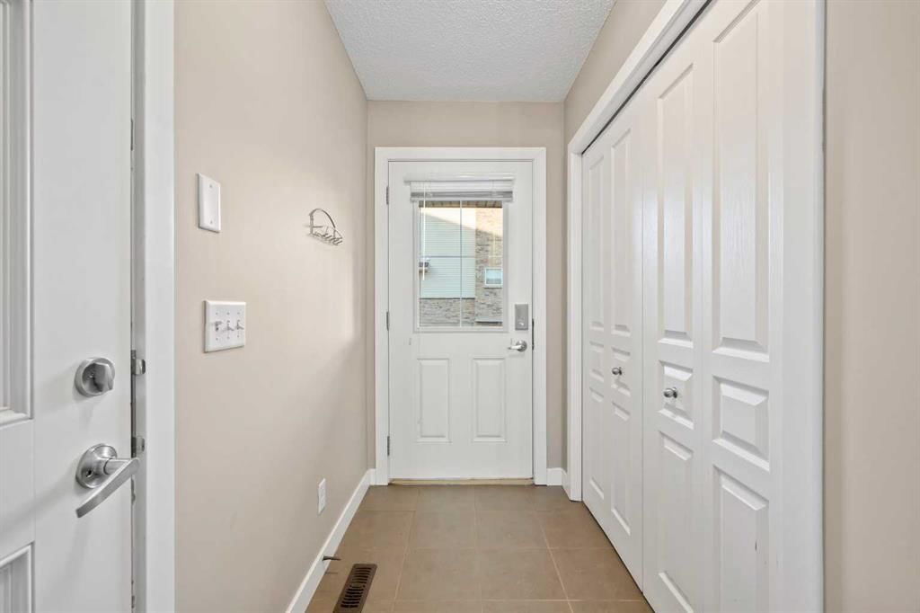 82 Panatella Road NW, Calgary — photo 2 of 25