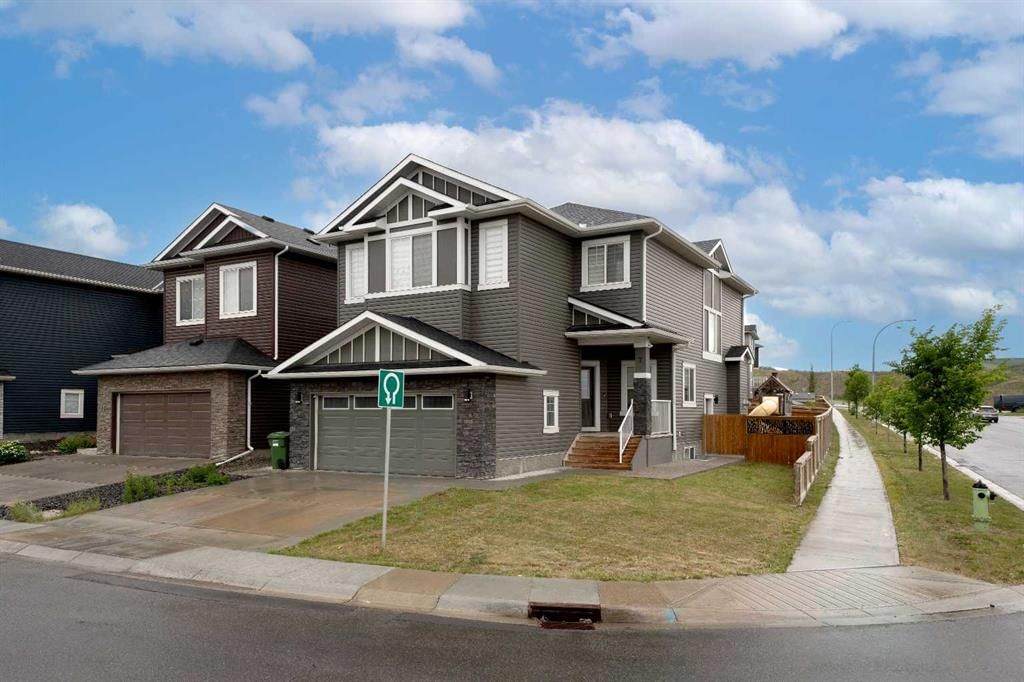 7 Sherview Grove NW, Calgary — photo 2 of 42