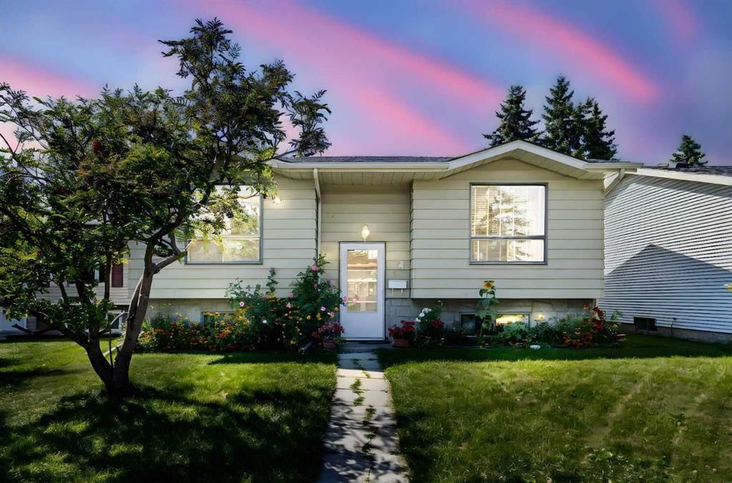84 Fallswater Road NE, Calgary — photo 2 of 44