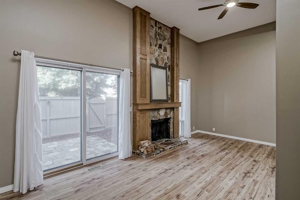 20, 27 Silver Springs Drive NW, Calgary — photo 4 of 44