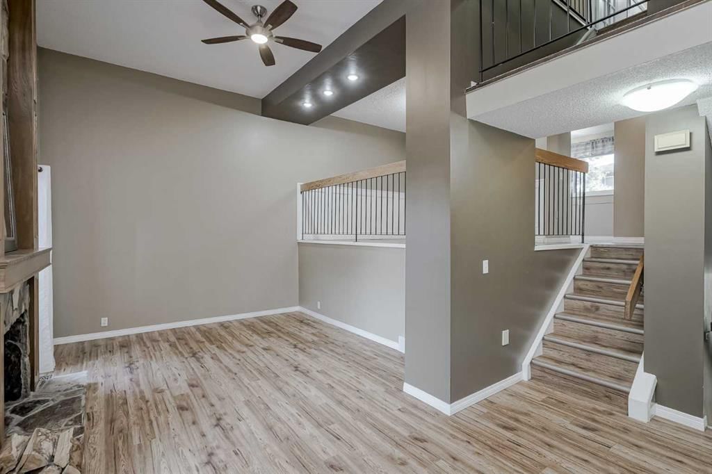 20, 27 Silver Springs Drive NW, Calgary — photo 5 of 44