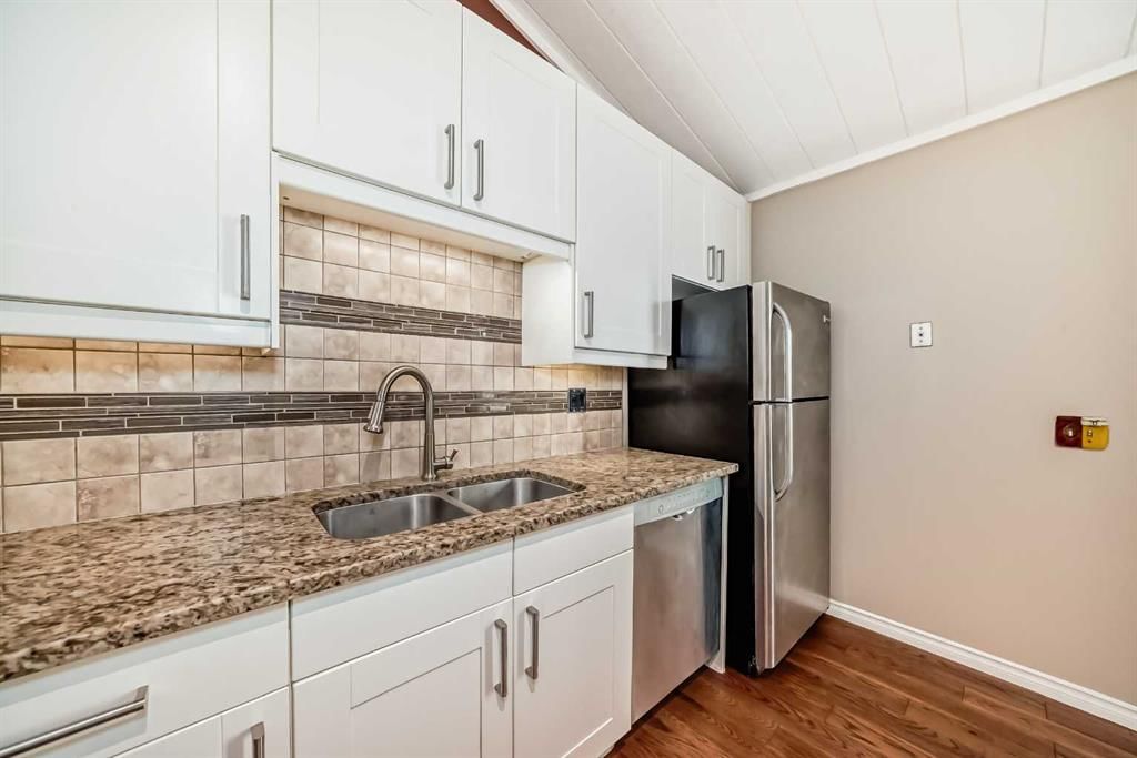 2301, 3500 Varsity Drive NW, Calgary — photo 5 of 33