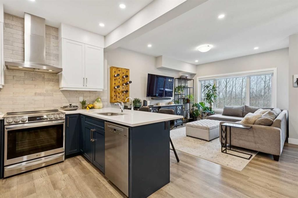 132 Crestridge Common SW, Calgary — main listing photo