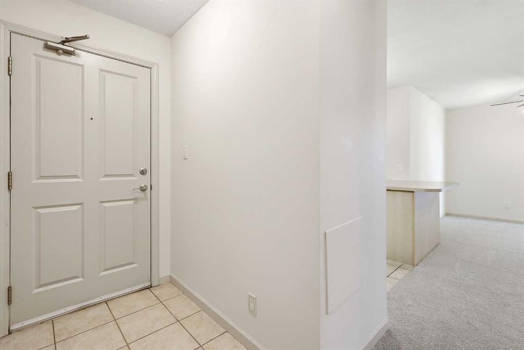 1003, 650 10 Street SW, Calgary — photo 4 of 30