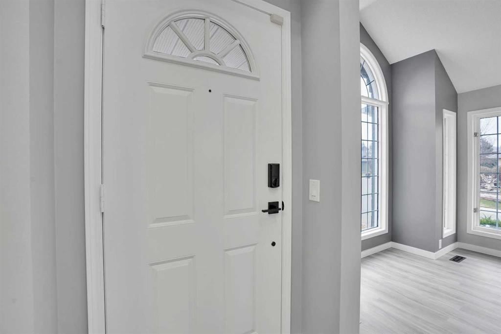 195 Mt Reliant Place SE, Calgary — photo 2 of 50