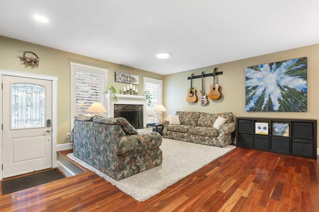 431 Queensland Circle SE, Calgary — photo 2 of 50