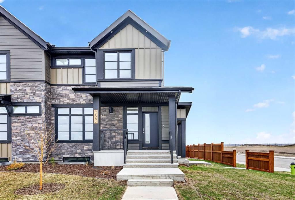 7007 Rangeview Avenue SE, Calgary — photo 2 of 26