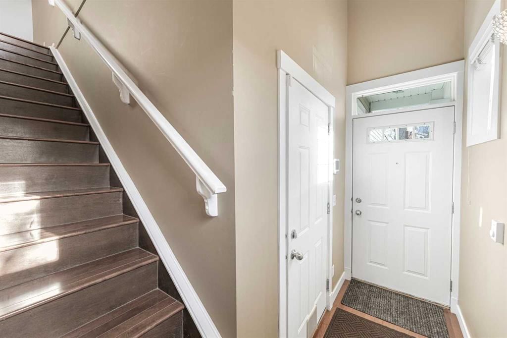 1302, 8000 Wentworth Drive SW, Calgary — photo 3 of 30
