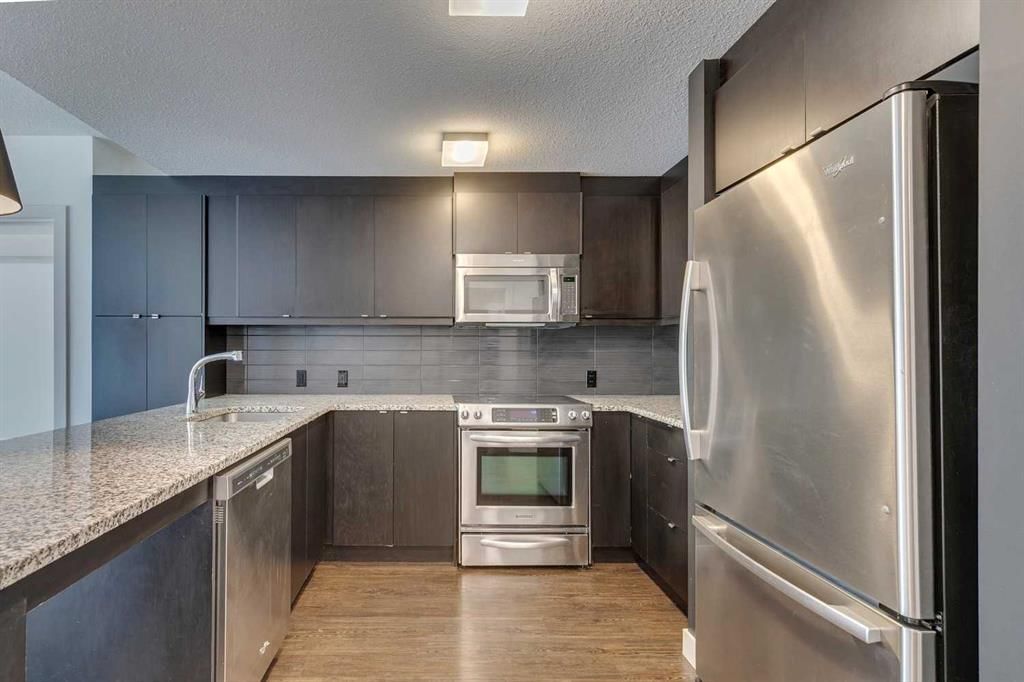 107, 25 Aspenmont Heights SW, Calgary — photo 2 of 29