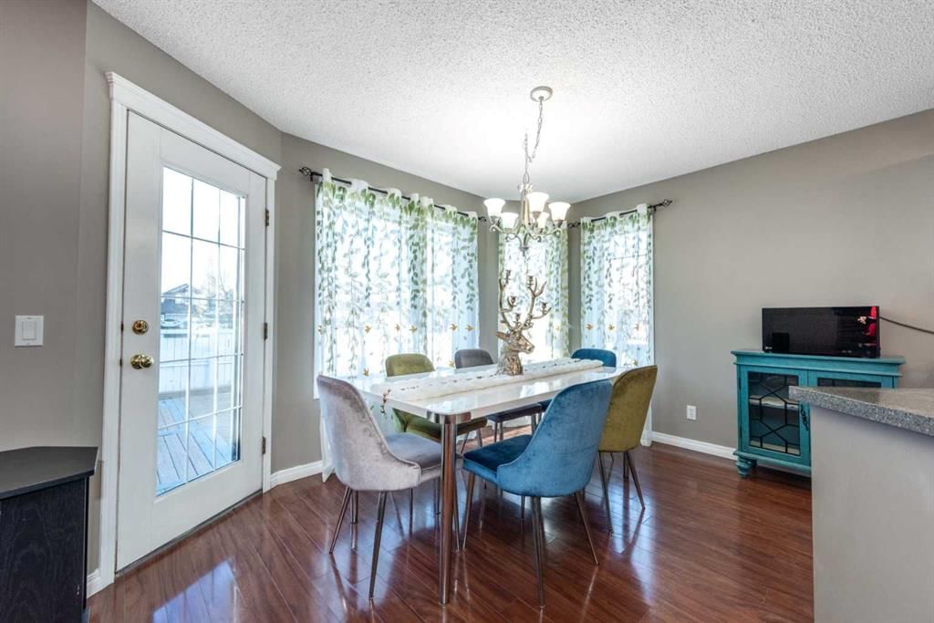 25 Hidden Valley Manor NW, Calgary — photo 4 of 41