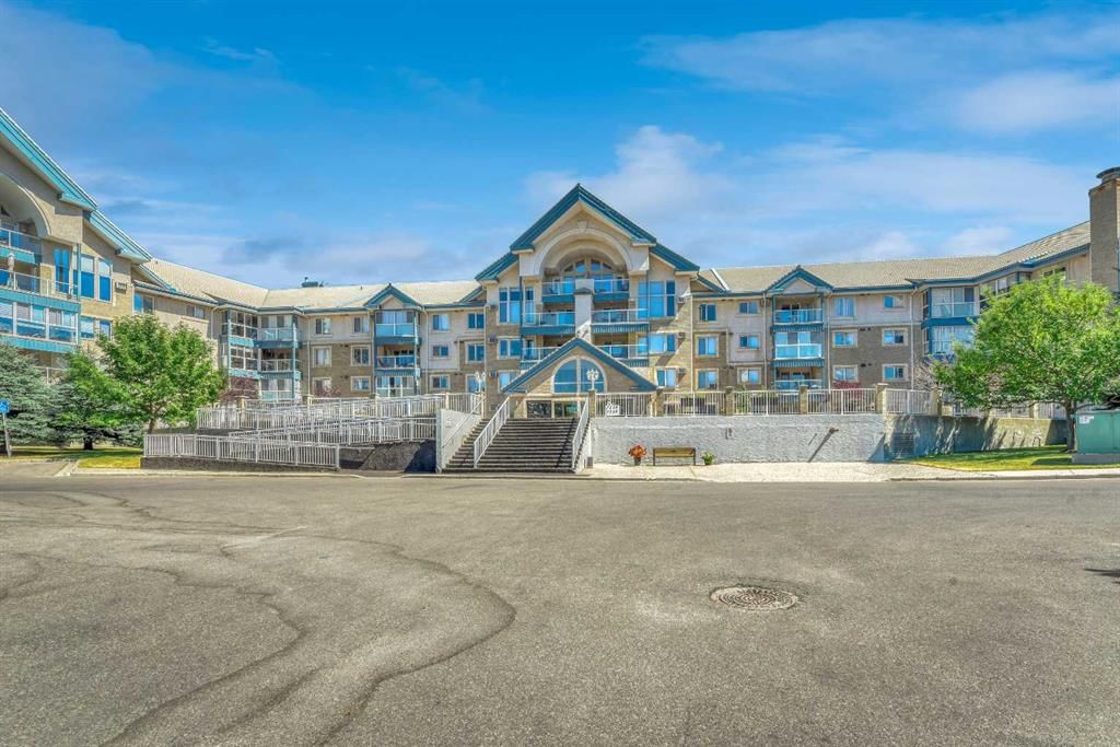 204, 7239 Sierra Morena Boulevard SW, Calgary — main listing photo