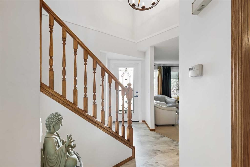 188 Christie Park Hill SW, Calgary — photo 4 of 41