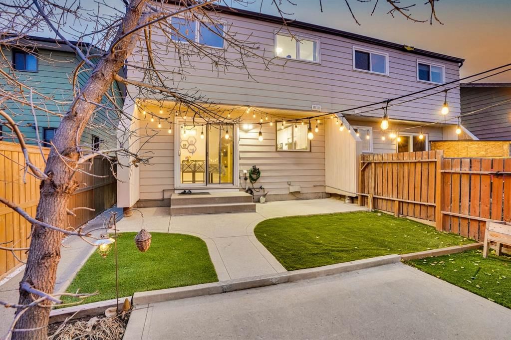 1038 Berkley Drive NW, Calgary — photo 3 of 45