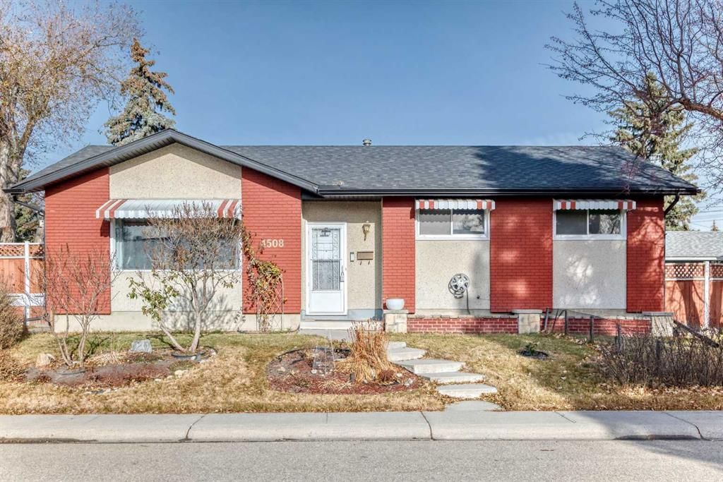 4508 Vandergrift Crescent NW, Calgary — main listing photo