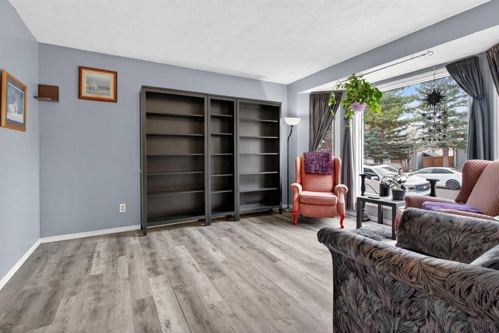 20 Martinview Road NE, Calgary — photo 4 of 48