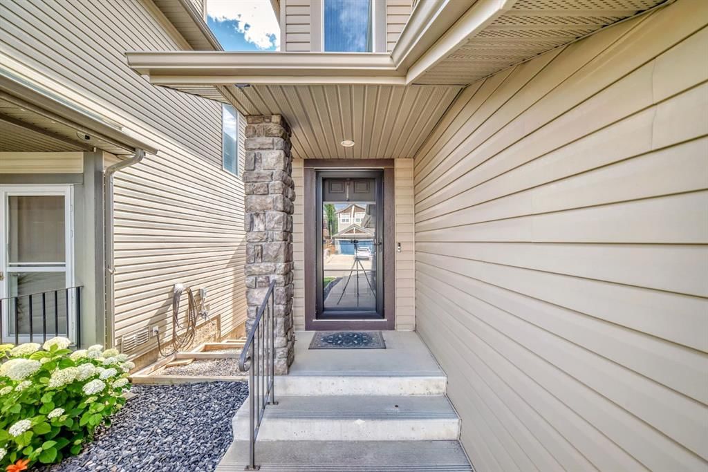 139 St Moritz Terrace, Calgary — photo 2 of 26