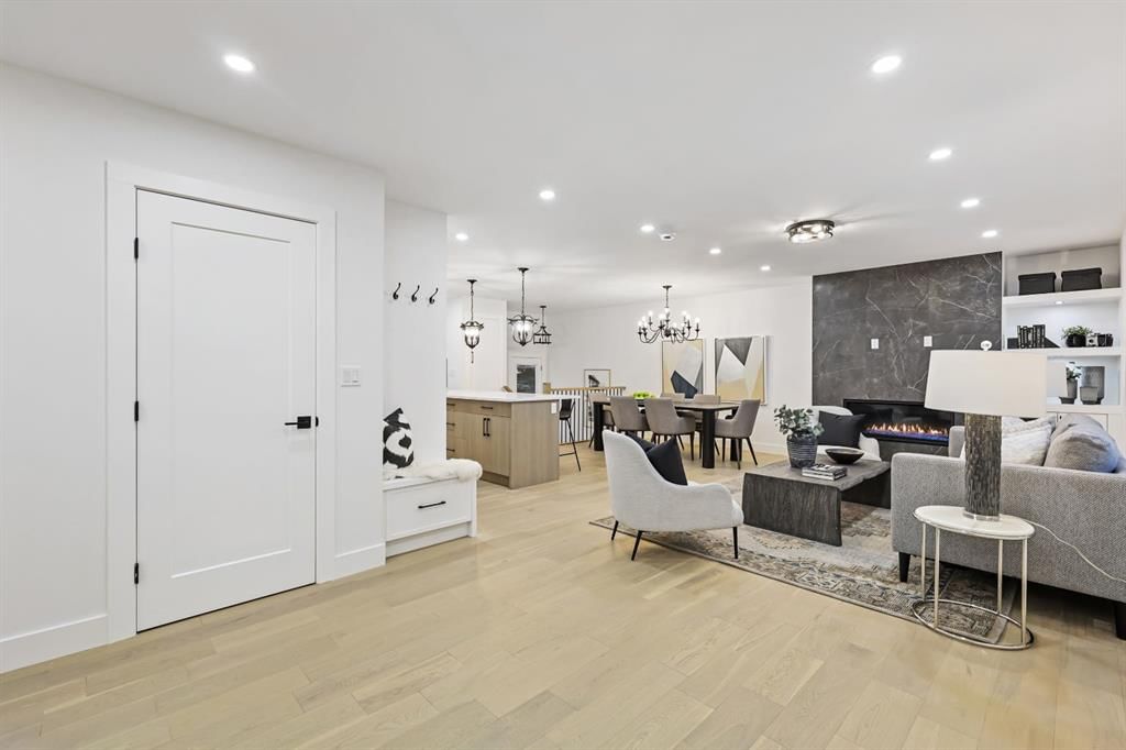 116 Silvercreek Drive NW, Calgary — photo 4 of 50