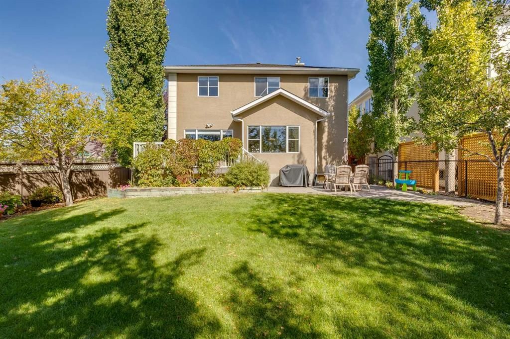 104 Strathridge Place SW, Calgary — photo 3 of 38