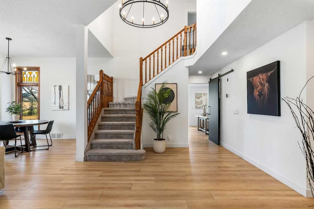 42 Douglas Woods Way SE, Calgary — photo 5 of 46