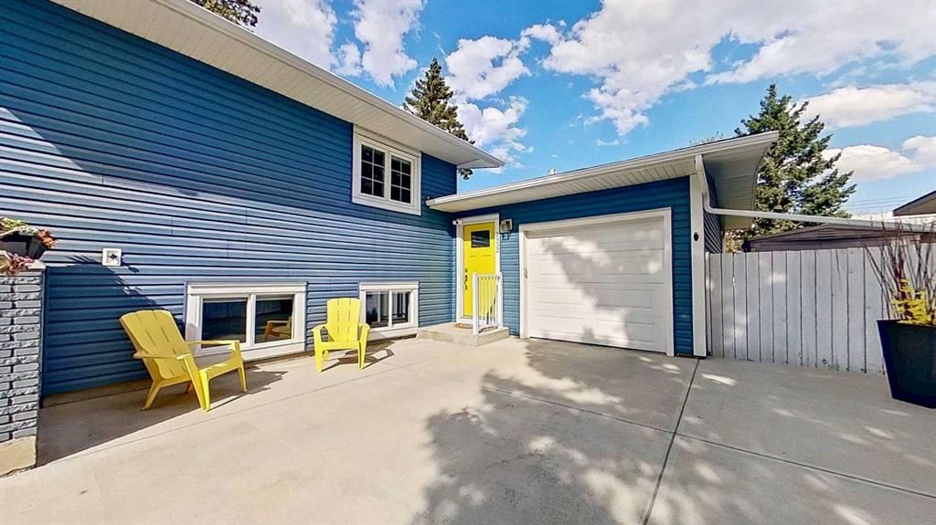 2932 Lathom Crescent SW, Calgary — photo 3 of 44