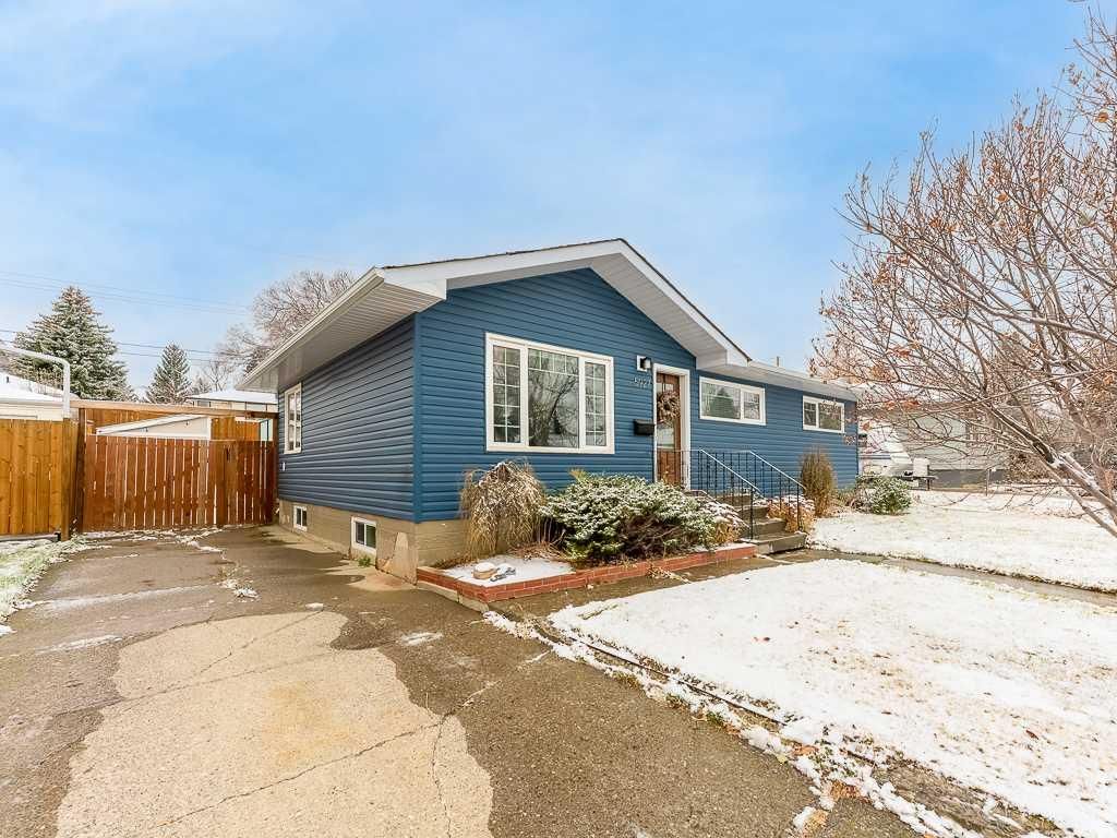 5927 Thornton Road NW, Calgary — photo 2 of 40