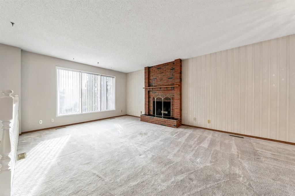 24 Templeson Road NE, Calgary — photo 2 of 22