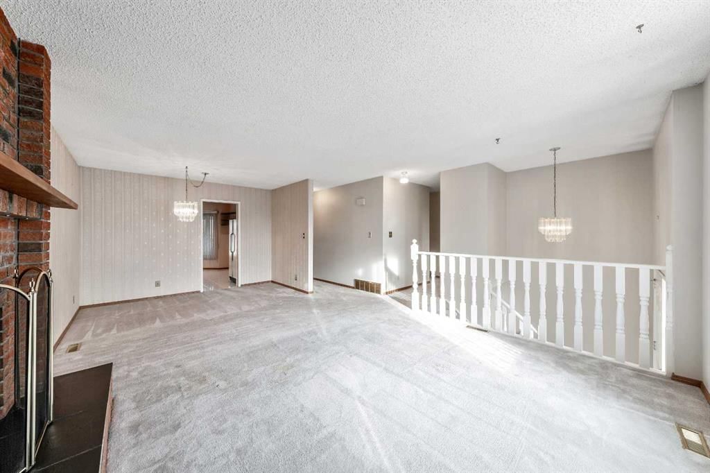 24 Templeson Road NE, Calgary — photo 4 of 22