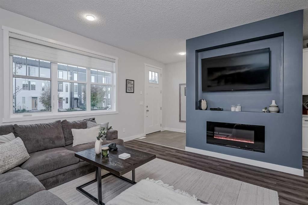 859 Walgrove Boulevard SE, Calgary — photo 2 of 39