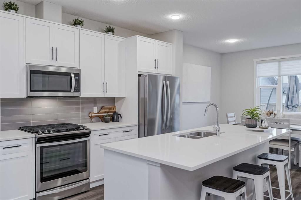 859 Walgrove Boulevard SE, Calgary — photo 3 of 39