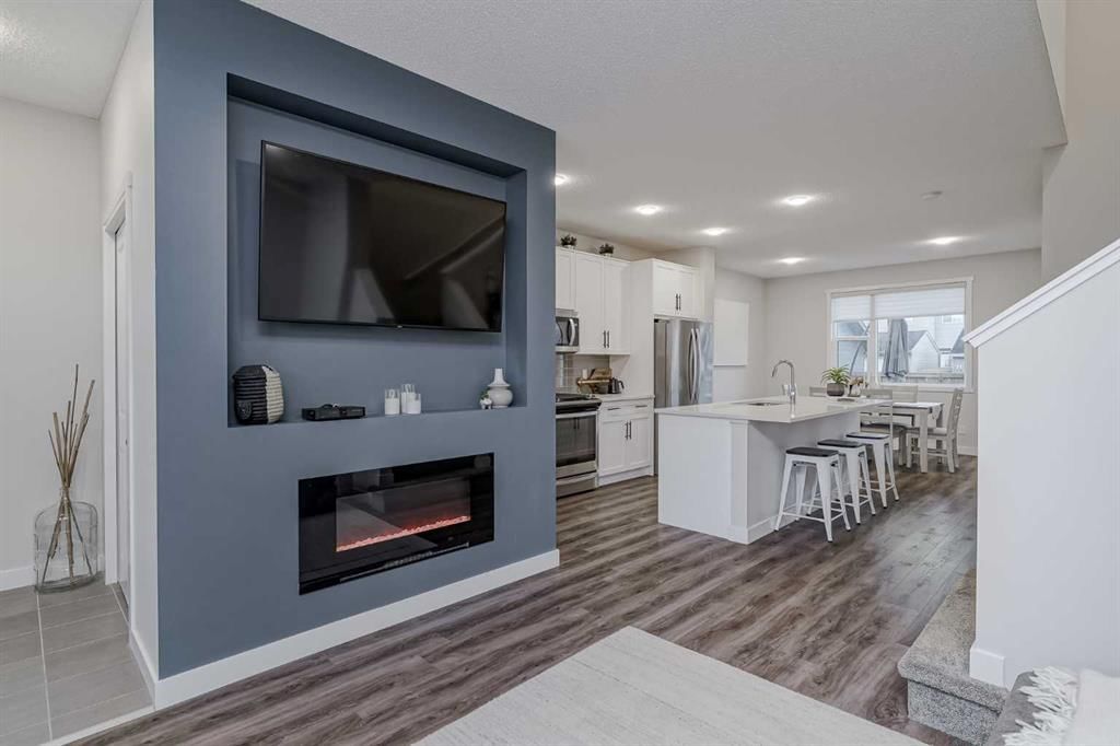 859 Walgrove Boulevard SE, Calgary — photo 4 of 39