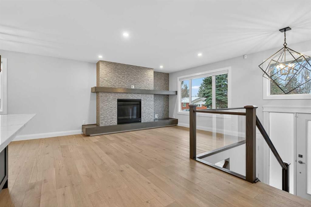 3704 58 Avenue SW, Calgary — photo 5 of 50